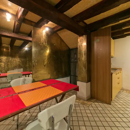 Budget San Marco Apartment