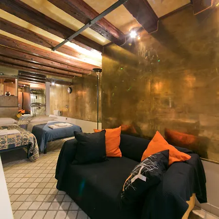Budget San Marco Apartment Venice